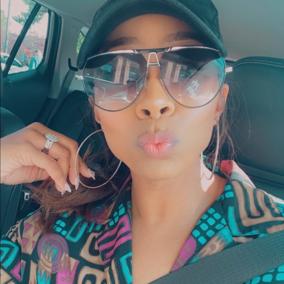 Meet your Posher, Heiress - Picture 6 of 6